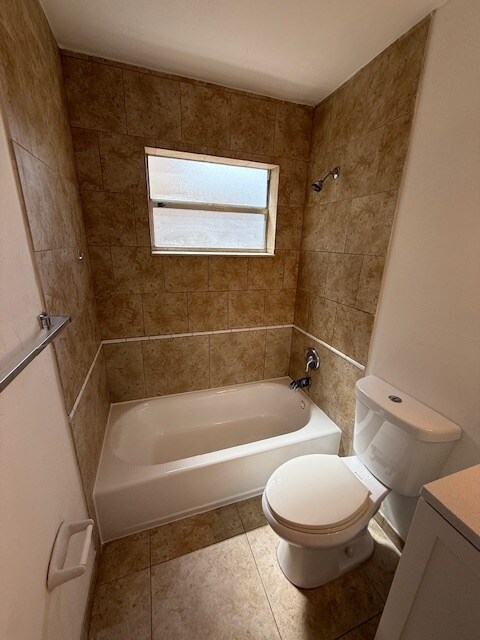 Building Photo - 1020 N 18th Ct