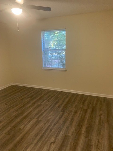Building Photo - "Charming 2-Bedroom Duplex with 2 Full Bat...
