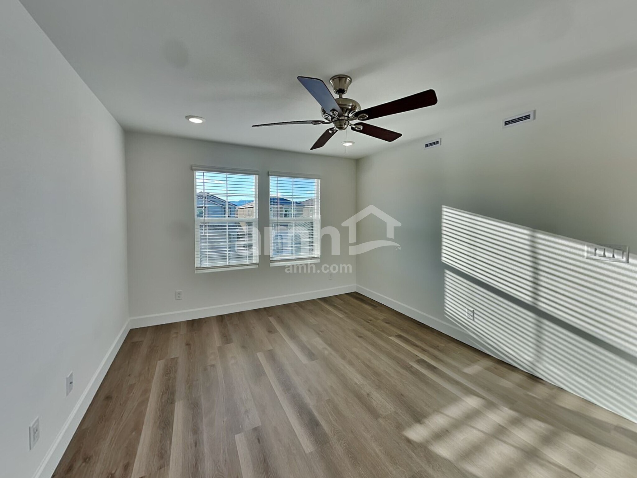 Building Photo - 10560 Lagaspi Dr