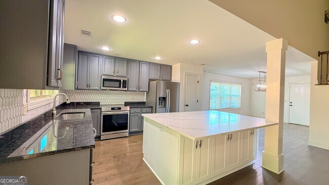 Building Photo - 338 Brookstone Dr