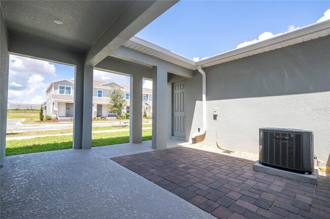 Building Photo - 16350 Hamlin Vw St