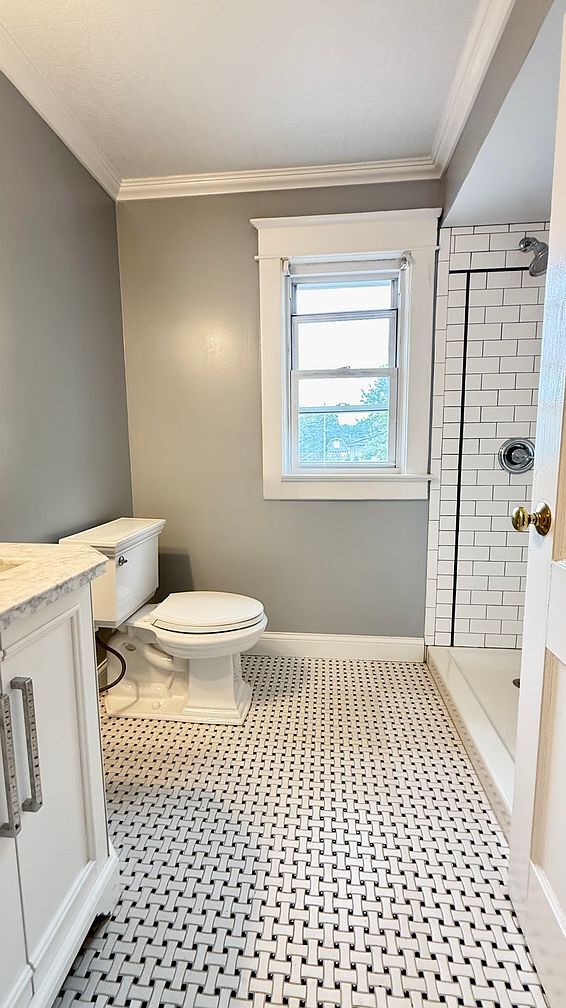 Building Photo - 124 Ketcham Ave