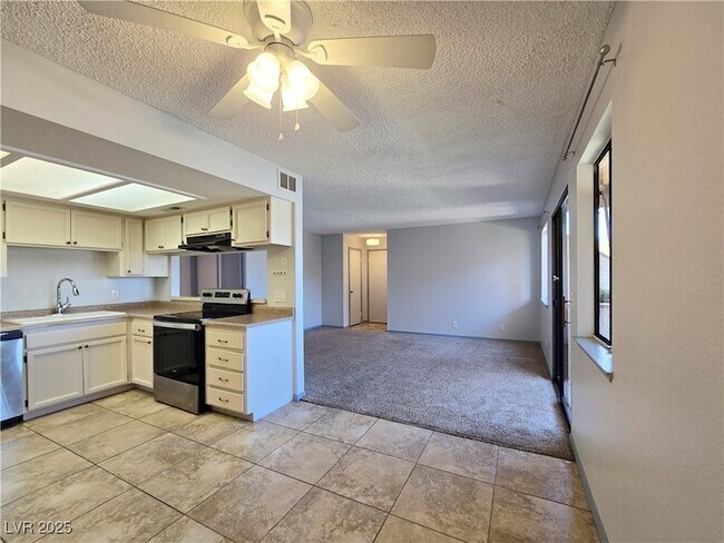 Building Photo - 3720 Snorkel Cir