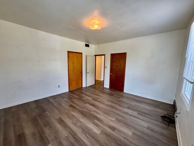 Building Photo - 212 N Highland Ave