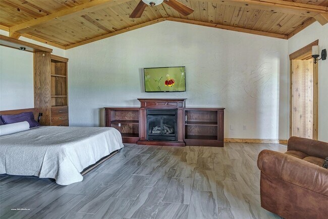 Building Photo - 18754 Farm to Market Rd 2755