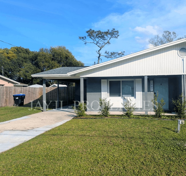 Building Photo - 1997 Bonneville Dr