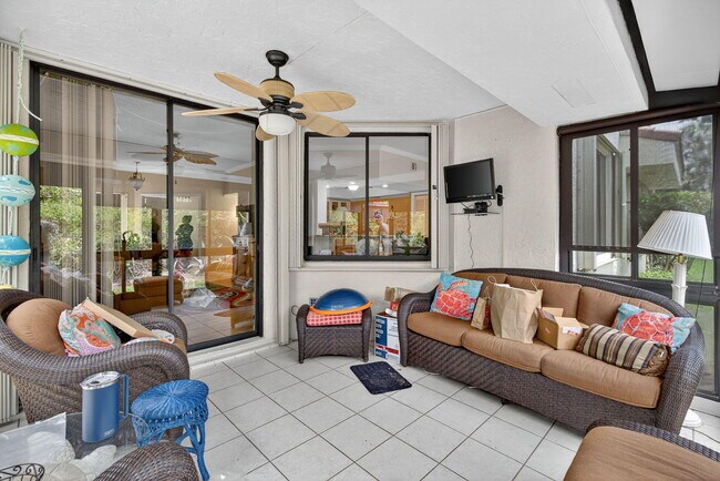 Building Photo - 405 Sea Oats Dr