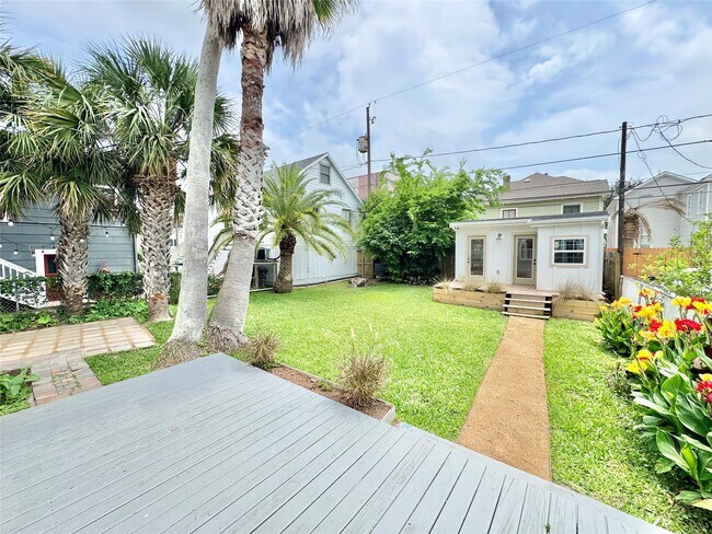 Building Photo - 1307 Avenue H