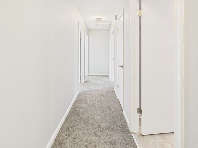 Building Photo - Beautiful Spacious Single Family in Blue Meadow Farms