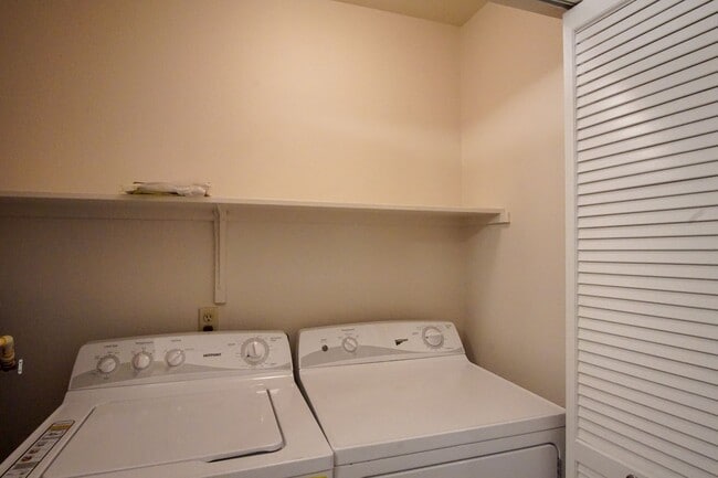 Building Photo - $250 OFF!! Lair Hill-Spacious & Updated 2-...