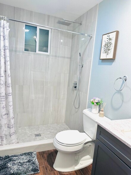 Building Photo - 2621 Wallace Ave