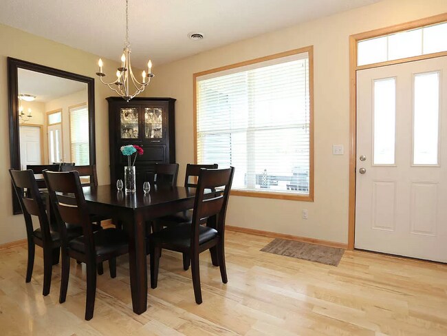 Building Photo - 9640 Independence Cir