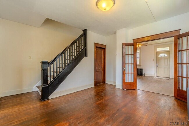 Building Photo - 222 Strayer St