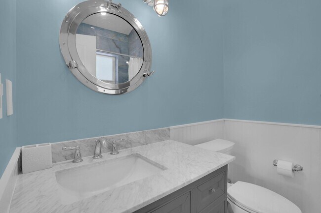Building Photo - 320 S Ocean Blvd