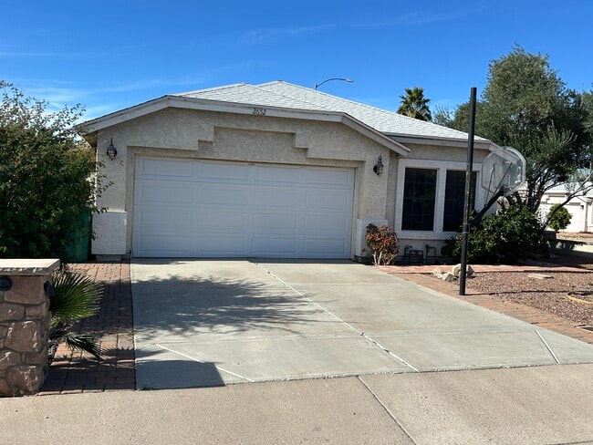 Building Photo - 2652 N Sericin Cir