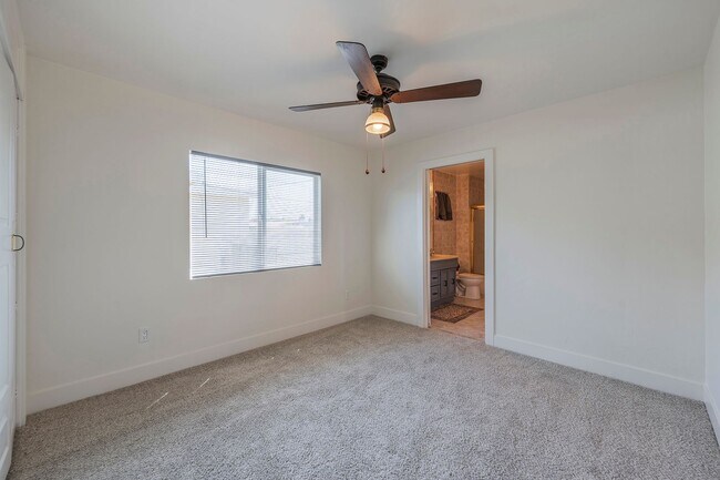 Building Photo - Gorgeously Renovated Harbor City 3-Bed Gem