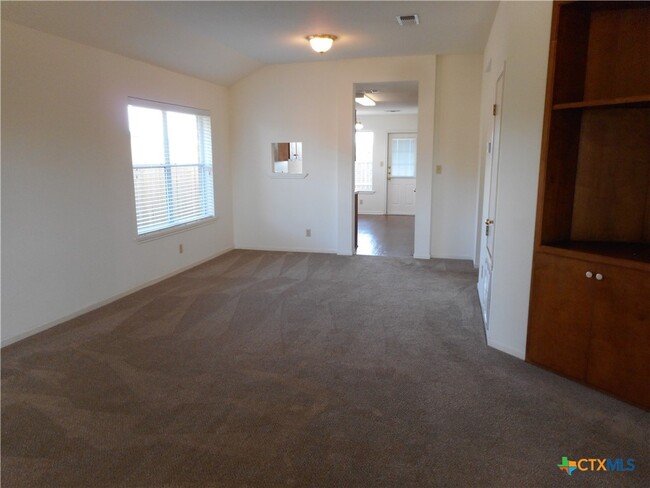 Building Photo - 214 Gemini Ct