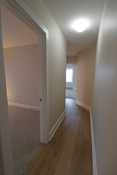 Building Photo - 318 S Watson St