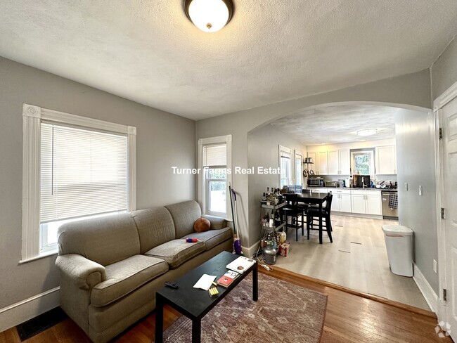 Building Photo - 30 Touro Ave