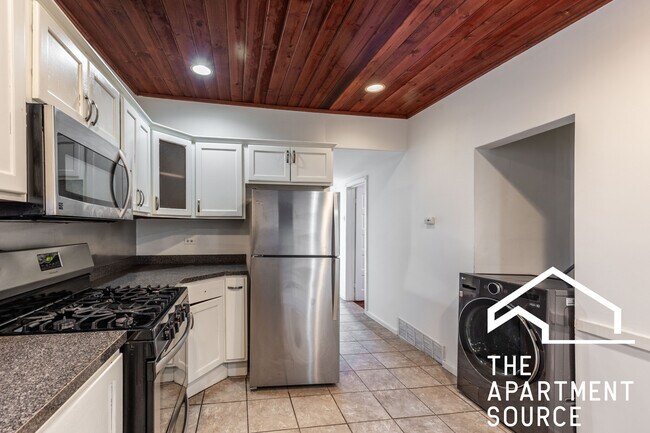Building Photo - 2140 N Karlov Ave