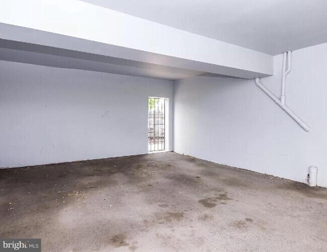 Building Photo - 5235 Crowson Ave