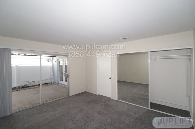 Building Photo - 2 Bedroom 1.5 Bath Home in 55+ Community