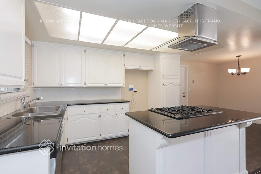 Building Photo - 6091 Mirada Pl