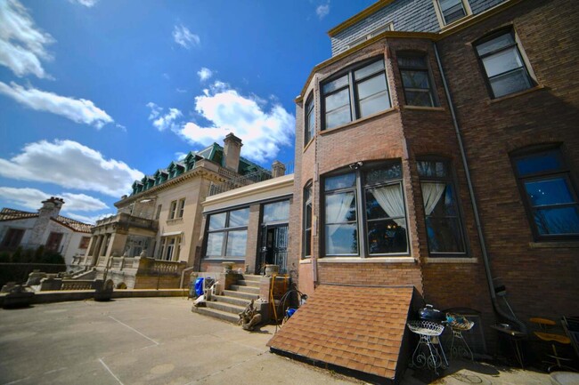 Building Photo - 2236 N Terrace Ave