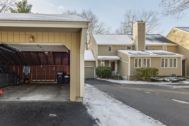 Building Photo - 13 Iris Way