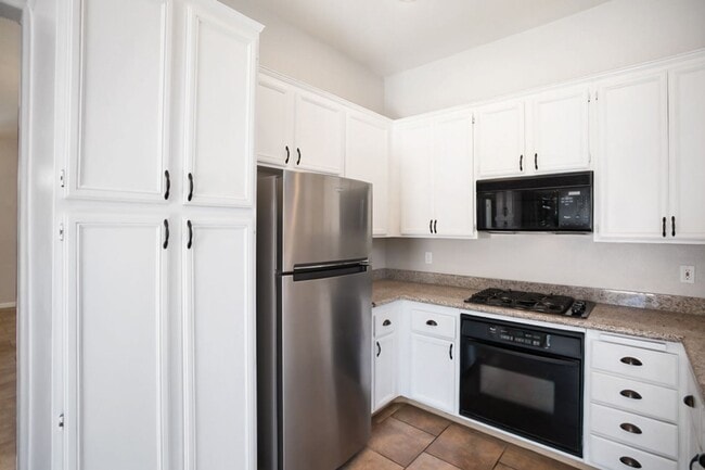 Building Photo - Beautiful One Story 2 Bedroom Townhome With 2 Car Attached Garage