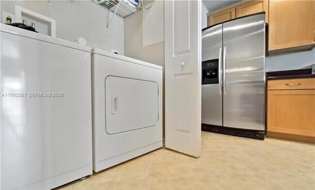 Building Photo - 8989 Lancaster St