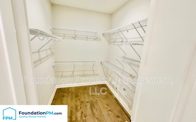 Building Photo - 2257 Applemill Dr