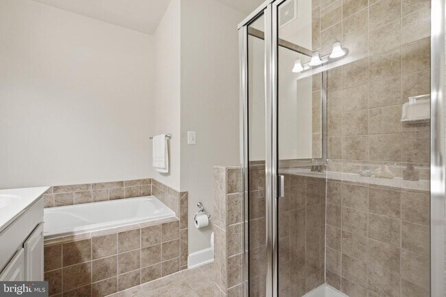 Building Photo - 13624 Dover Cliffs Pl