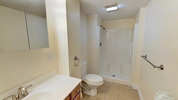 Building Photo - 72 Grampian Way