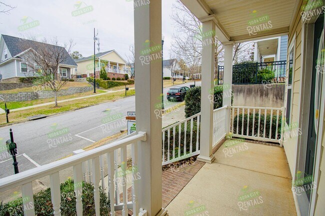 Building Photo - Prelease for June 15th, 2026- 3 Bedroom, 2...