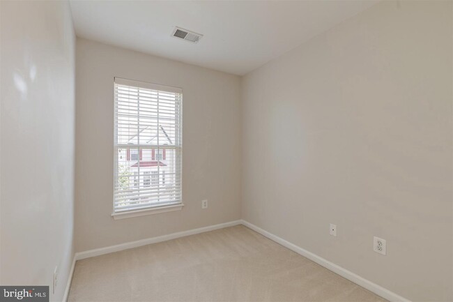 Building Photo - 6948 Banchory Ct