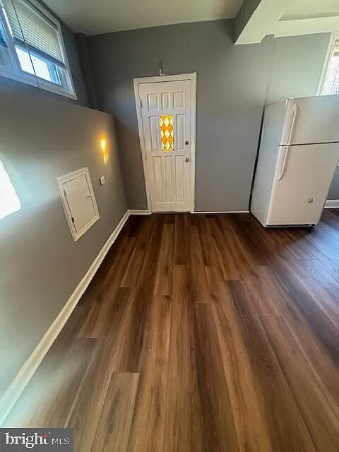 Building Photo - 1300 N Kenwood Ave