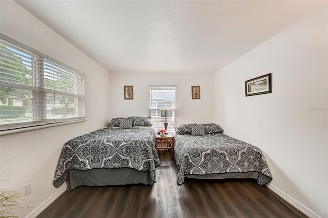 Building Photo - 618 S Osprey Ave