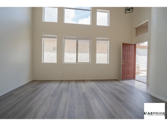Building Photo - Unveil a Rare Treasure in Avondale-a Respl...