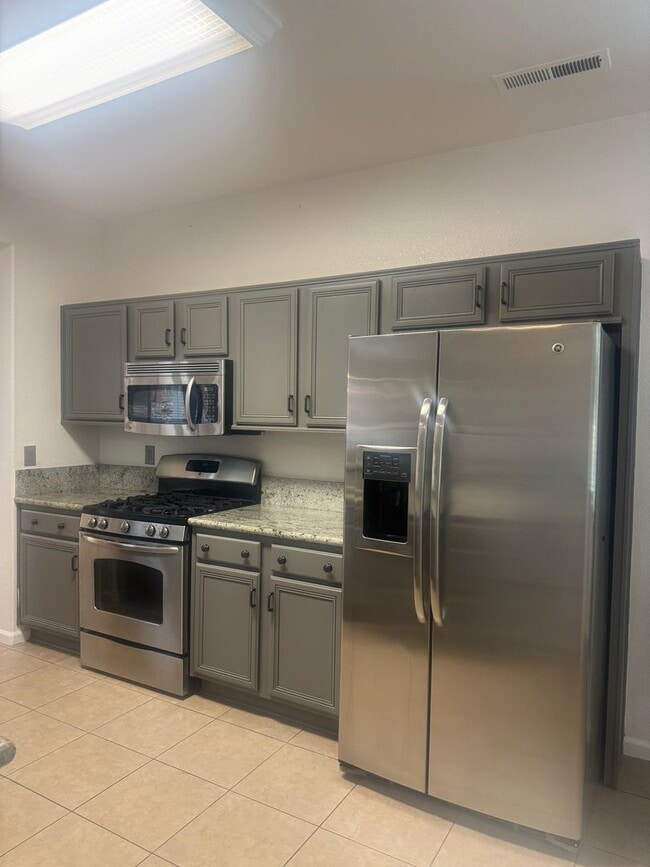 Building Photo - Beautiful and Spacious NW Reno Home