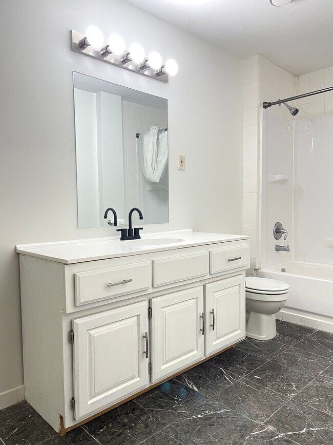 Building Photo - Northwest Omaha Gem: 2,700 Sq Ft, 3-Bedroom, Walk-Out Finished Basement, Fenced Yard, 3-Car Garag...