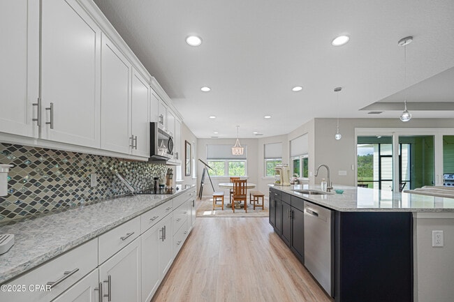 Building Photo - 9431 Paradise Dr