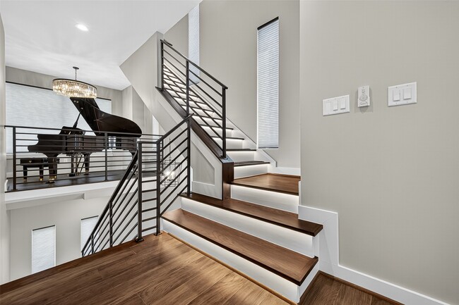 Building Photo - 5104 Lillian St