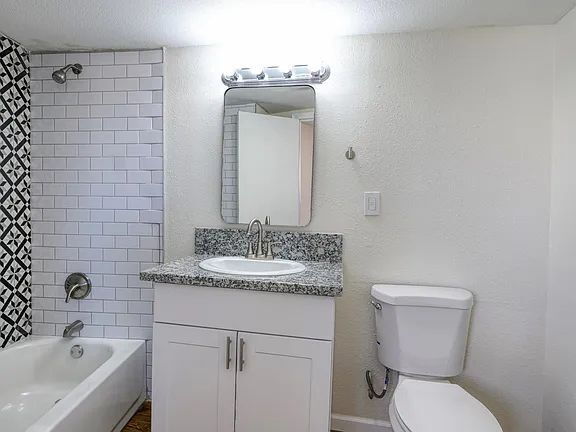 Building Photo - Available Now for Rent in the prestigious community of Silver Lakes! Please act fast as this beau...