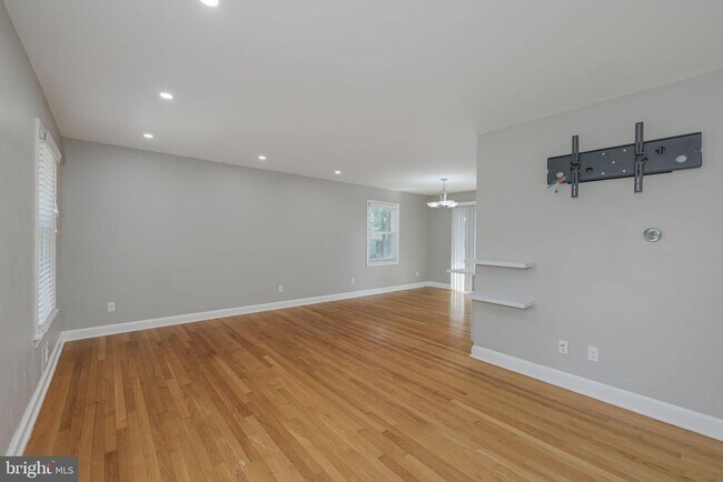 Building Photo - 5002 Talbois Pl