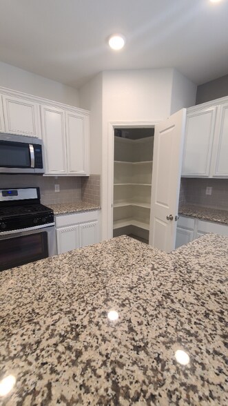 Building Photo - 967 Croston Springs Dr
