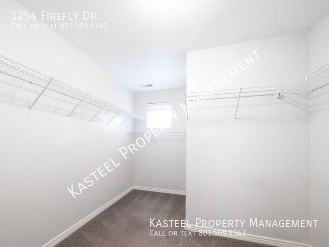 Building Photo - 1254 Firefly Dr