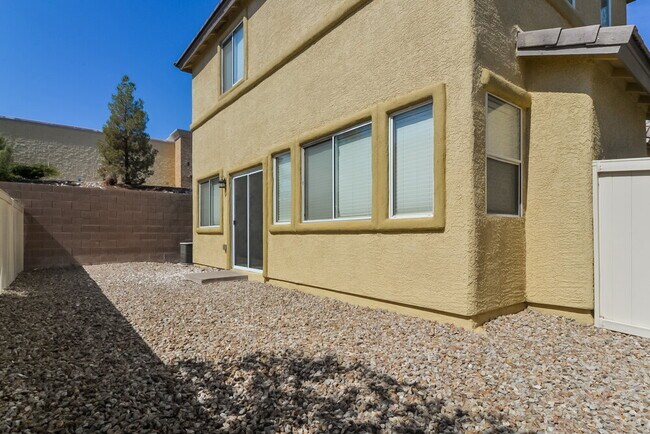Building Photo - 775 Sunrise Crossing St