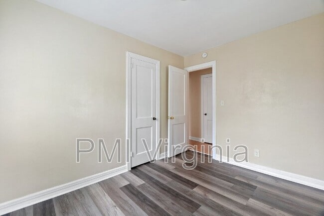 Building Photo - 141 Howe St