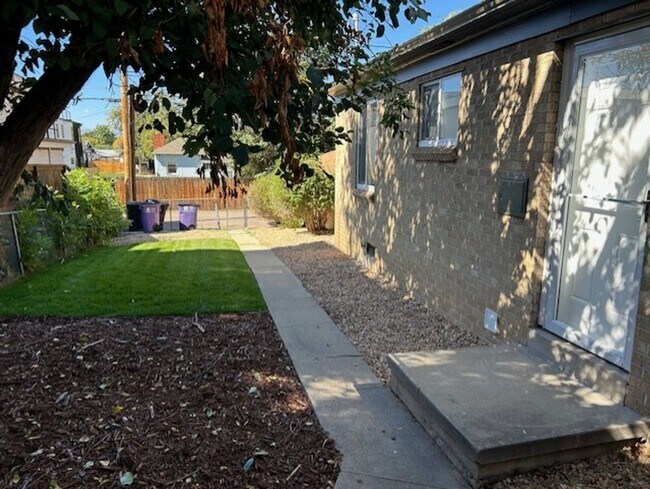 Building Photo - Newly Remodeled Duplex
